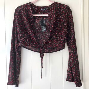 NEW ✨ Nasty Gal Tie front Ditsy Rose Top 4